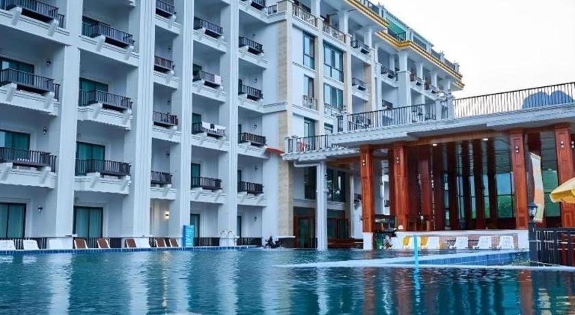 Thavisouk Riverside Hotel Vang Vieng Bagian luar foto