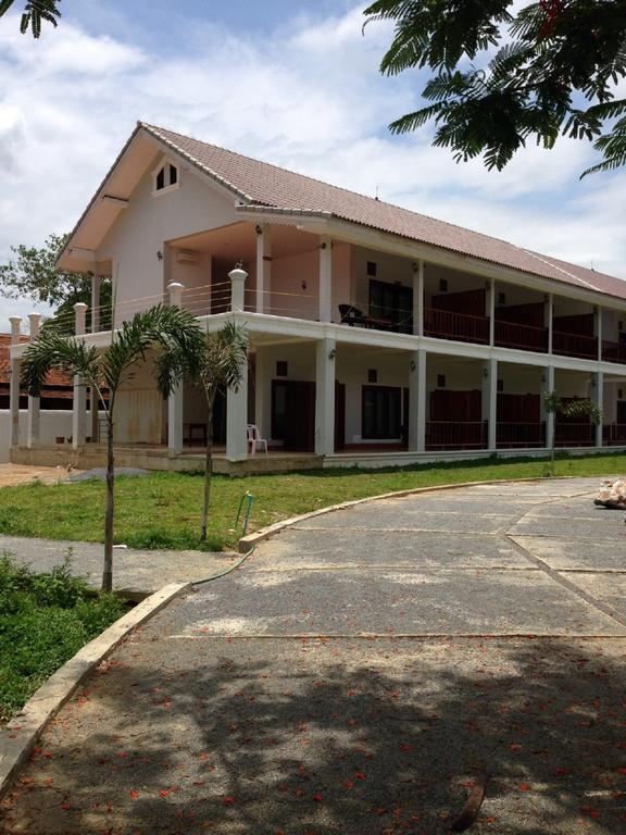 Thavisouk Riverside Hotel Vang Vieng Bagian luar foto