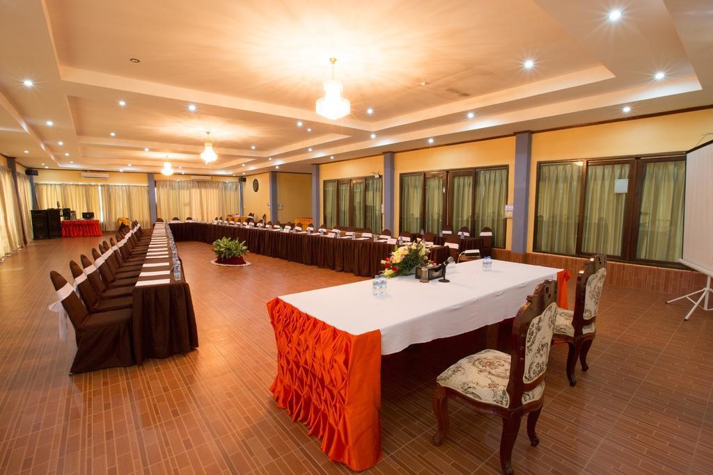 Thavisouk Riverside Hotel Vang Vieng Bagian luar foto