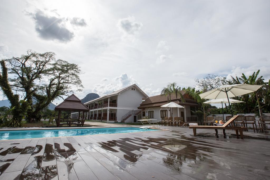 Thavisouk Riverside Hotel Vang Vieng Bagian luar foto