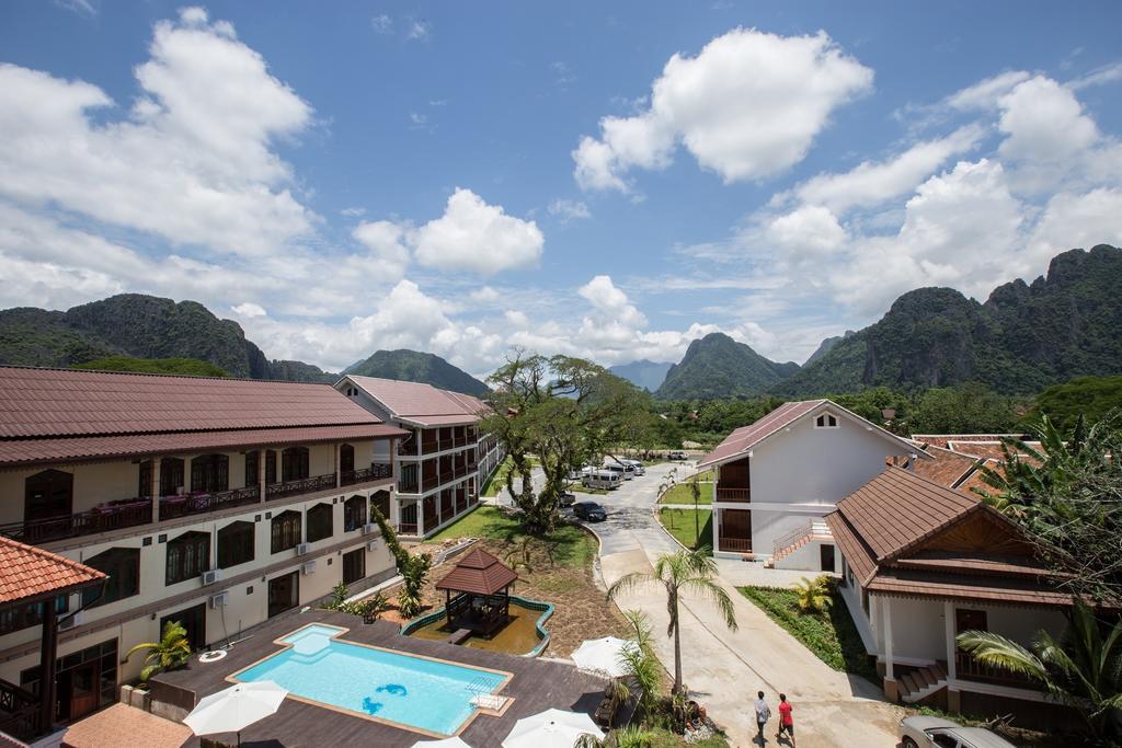 Thavisouk Riverside Hotel Vang Vieng Bagian luar foto