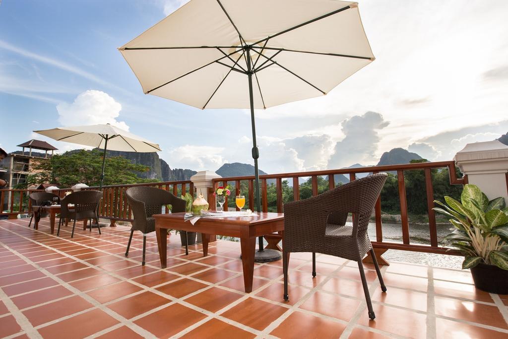 Thavisouk Riverside Hotel Vang Vieng Bagian luar foto