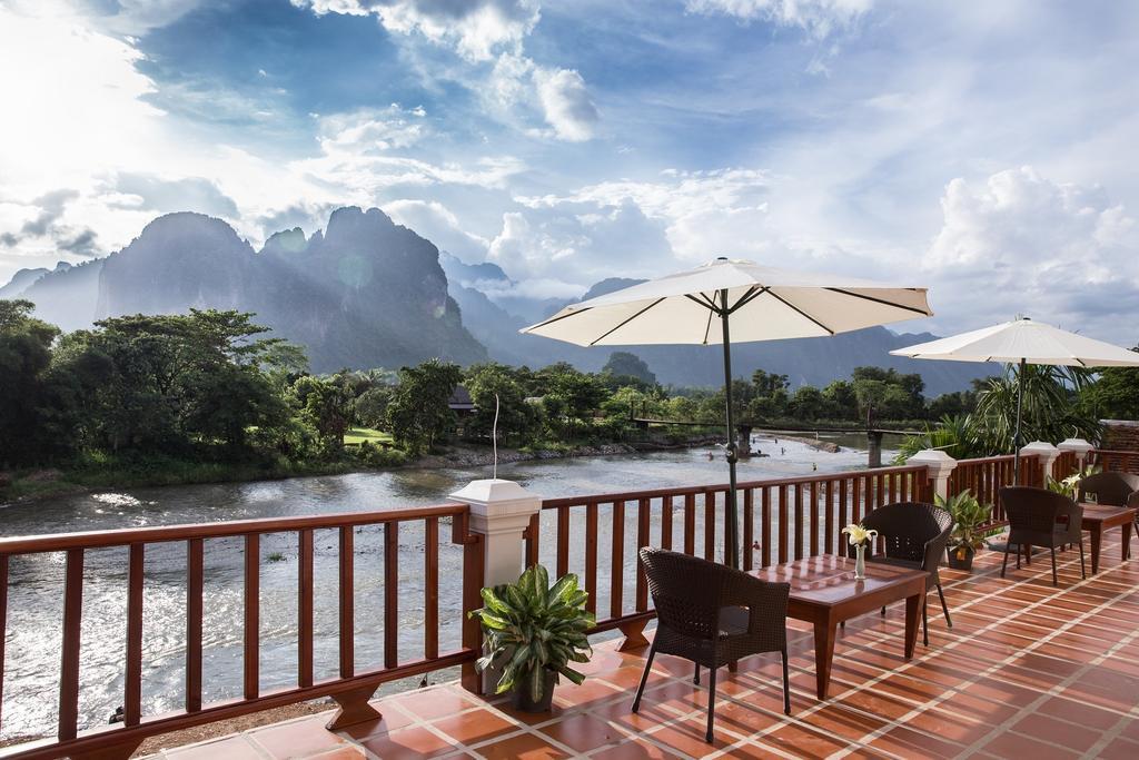 Thavisouk Riverside Hotel Vang Vieng Bagian luar foto