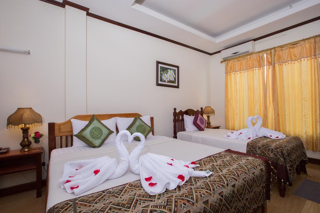 Thavisouk Riverside Hotel Vang Vieng Bagian luar foto