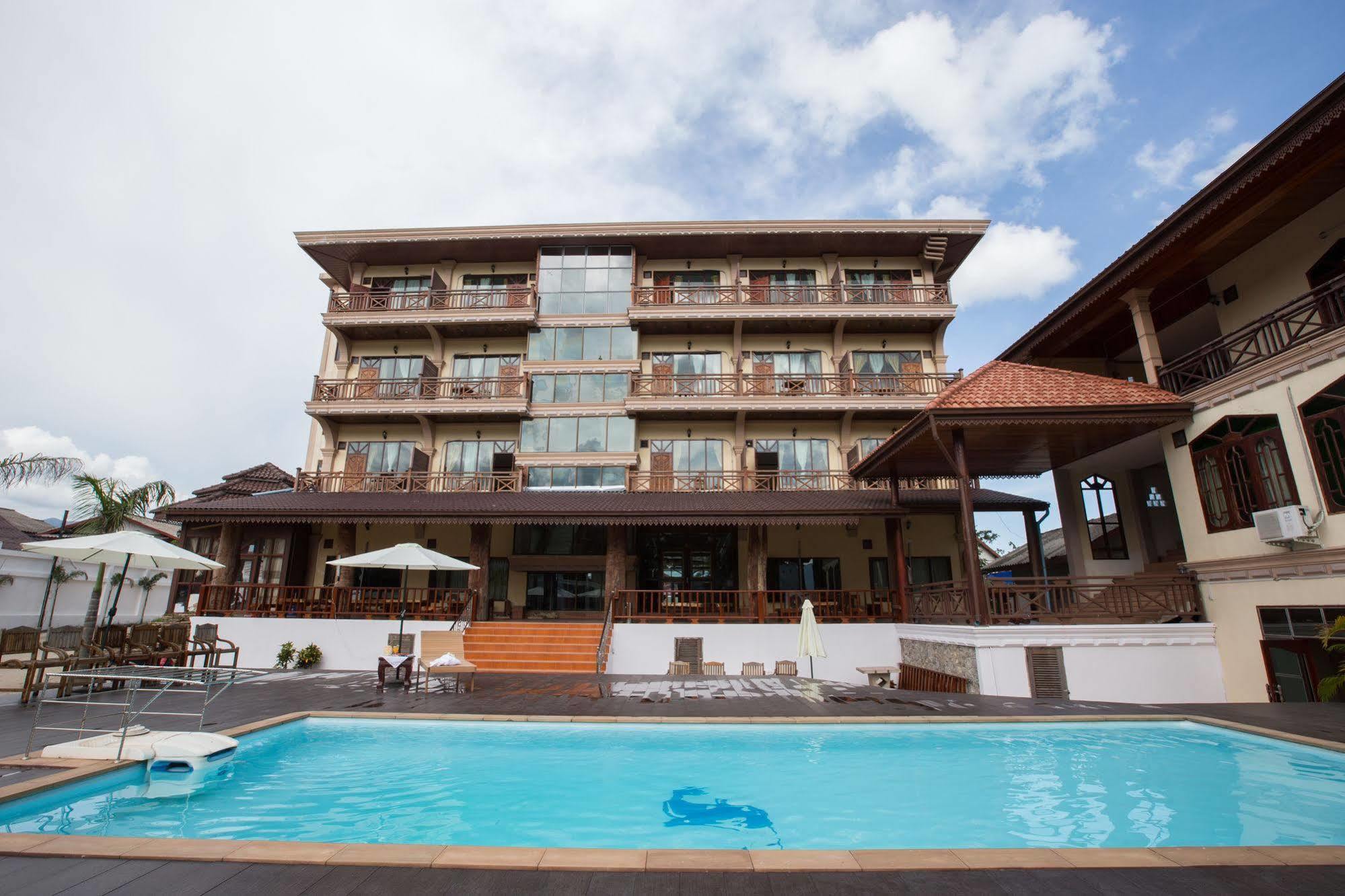 Thavisouk Riverside Hotel Vang Vieng Bagian luar foto