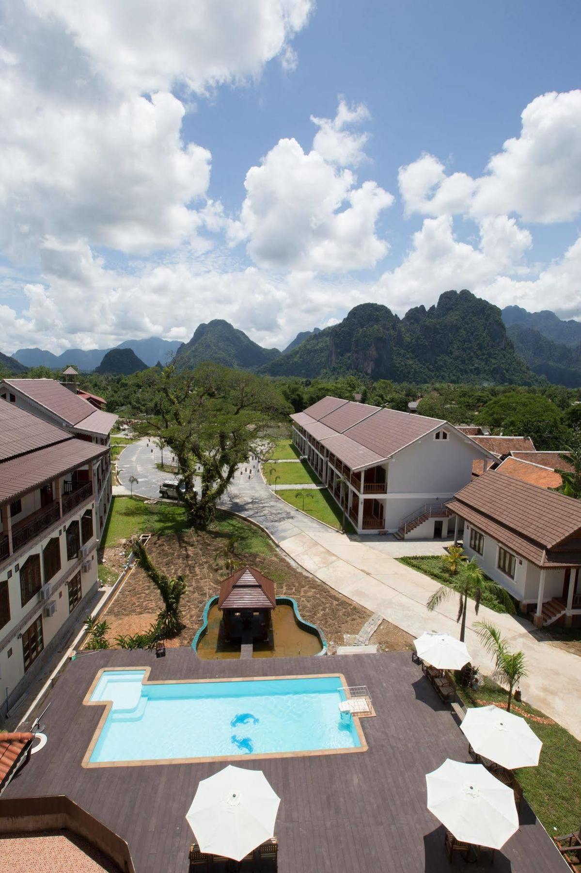 Thavisouk Riverside Hotel Vang Vieng Bagian luar foto