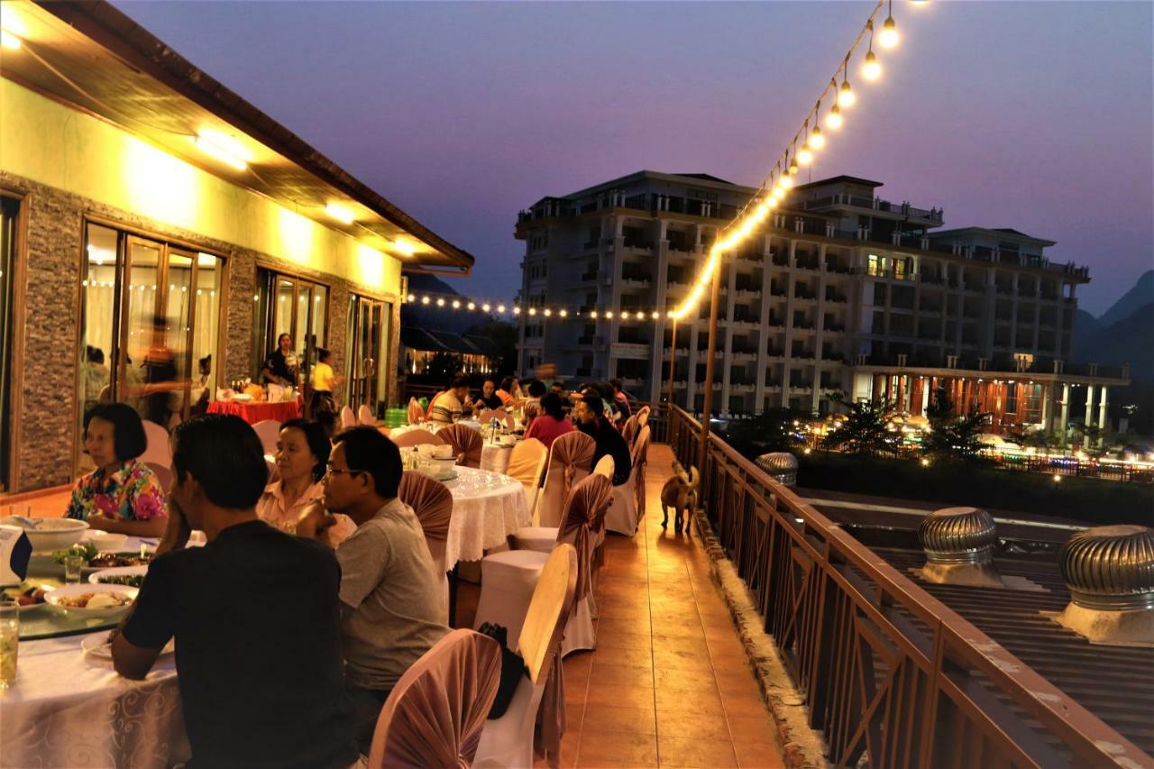 Thavisouk Riverside Hotel Vang Vieng Bagian luar foto
