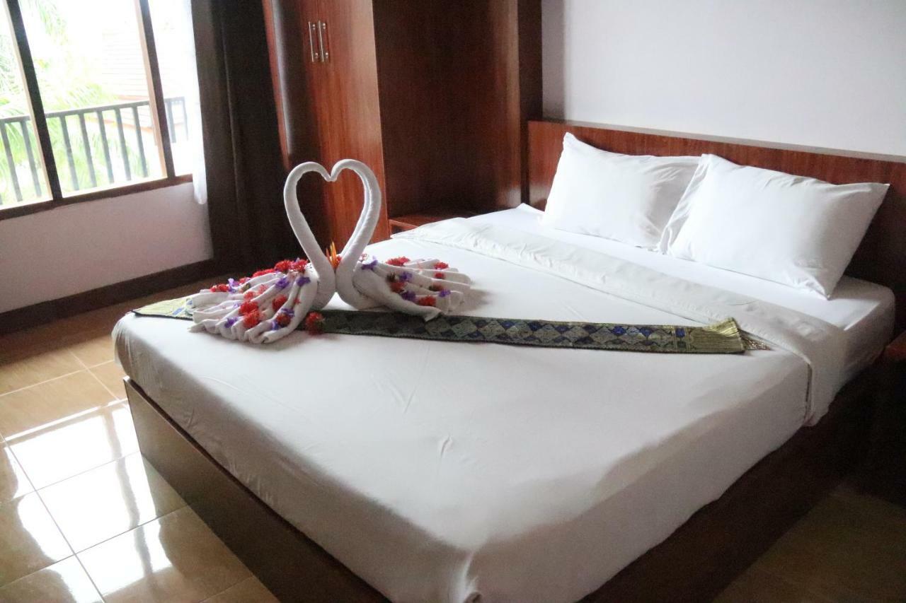 Thavisouk Riverside Hotel Vang Vieng Bagian luar foto